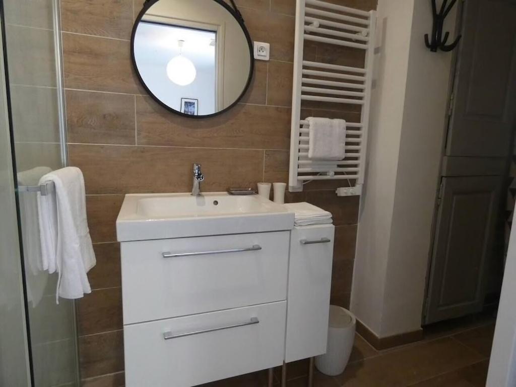 Villa Pierre Blanche Le Calme A 5Mn Du Centre Ville Nimes Ngoại thất bức ảnh