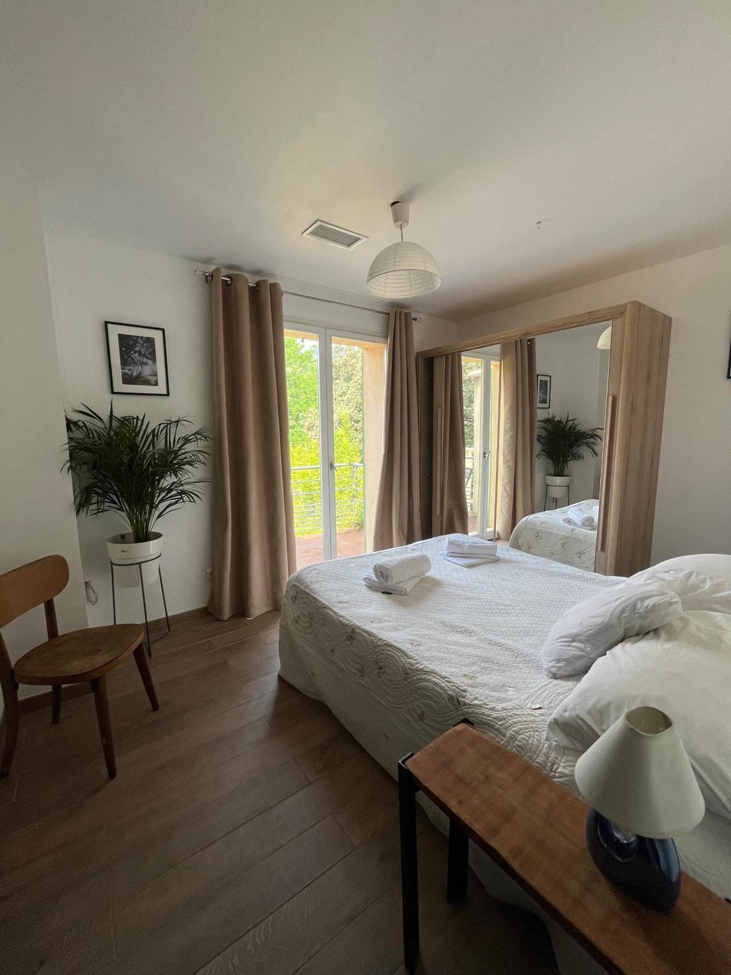 Villa Pierre Blanche Le Calme A 5Mn Du Centre Ville Nimes Ngoại thất bức ảnh