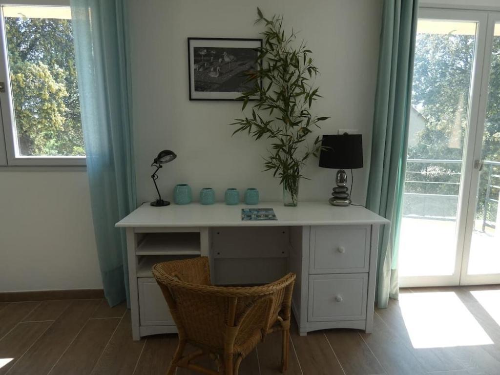 Villa Pierre Blanche Le Calme A 5Mn Du Centre Ville Nimes Ngoại thất bức ảnh